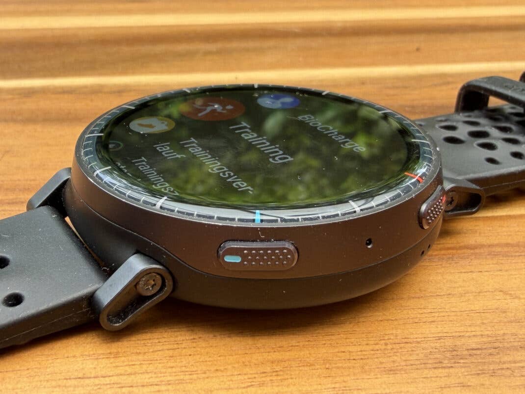 Seitenansicht der Amazfit Active Max.