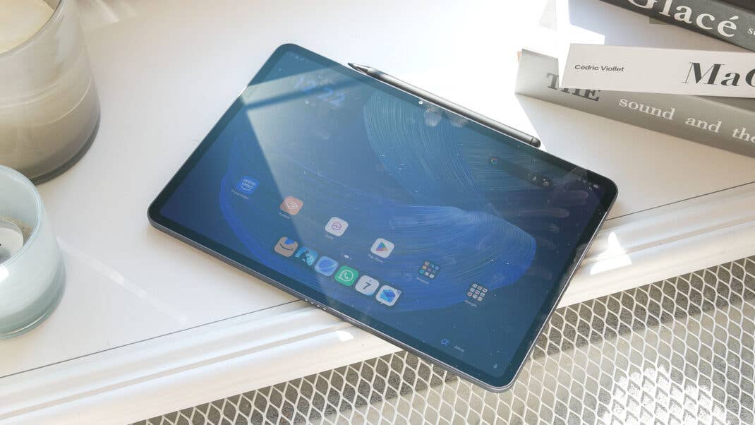 Amazon Alexa Tablet 12 Pro in der prallen Sonne