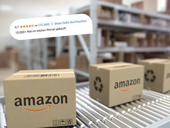 Amazon-Pakete in einem Lager