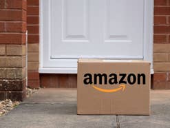 Amazon schmeißt 23-Euro-Gerät raus, das jeder im Kleiderschrank liegen haben sollte