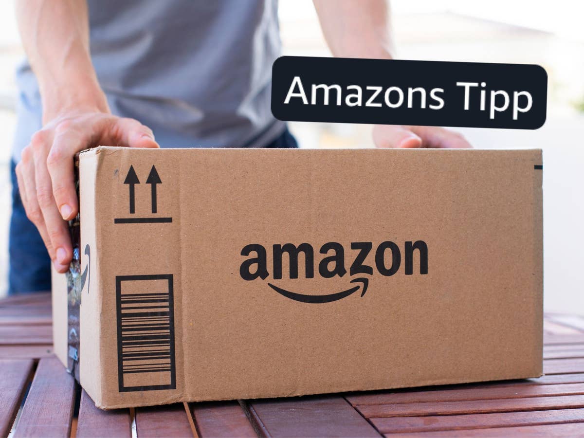 Amazon Paket auf einem Tisch mit einer Person. Dazu das Label 