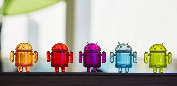 Android-Männchen in einer Reihe