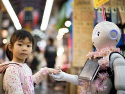 Kind und Roboter