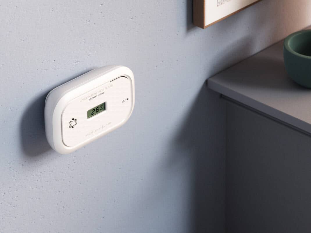 Andyssey ZA326 H01 Kohlenmonoxid-Melder an der Wand montiert.