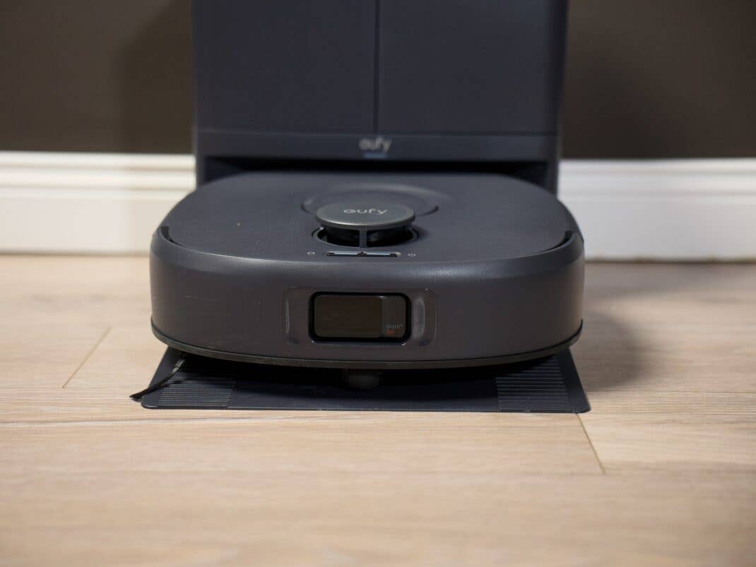 Linse des Anker eufy Omni C30 Edge