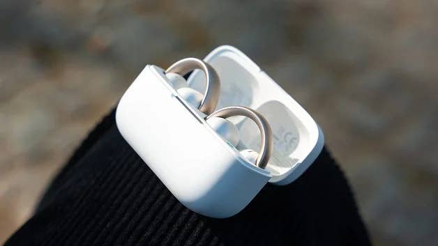 Soundcore AeroClip offene Hülle