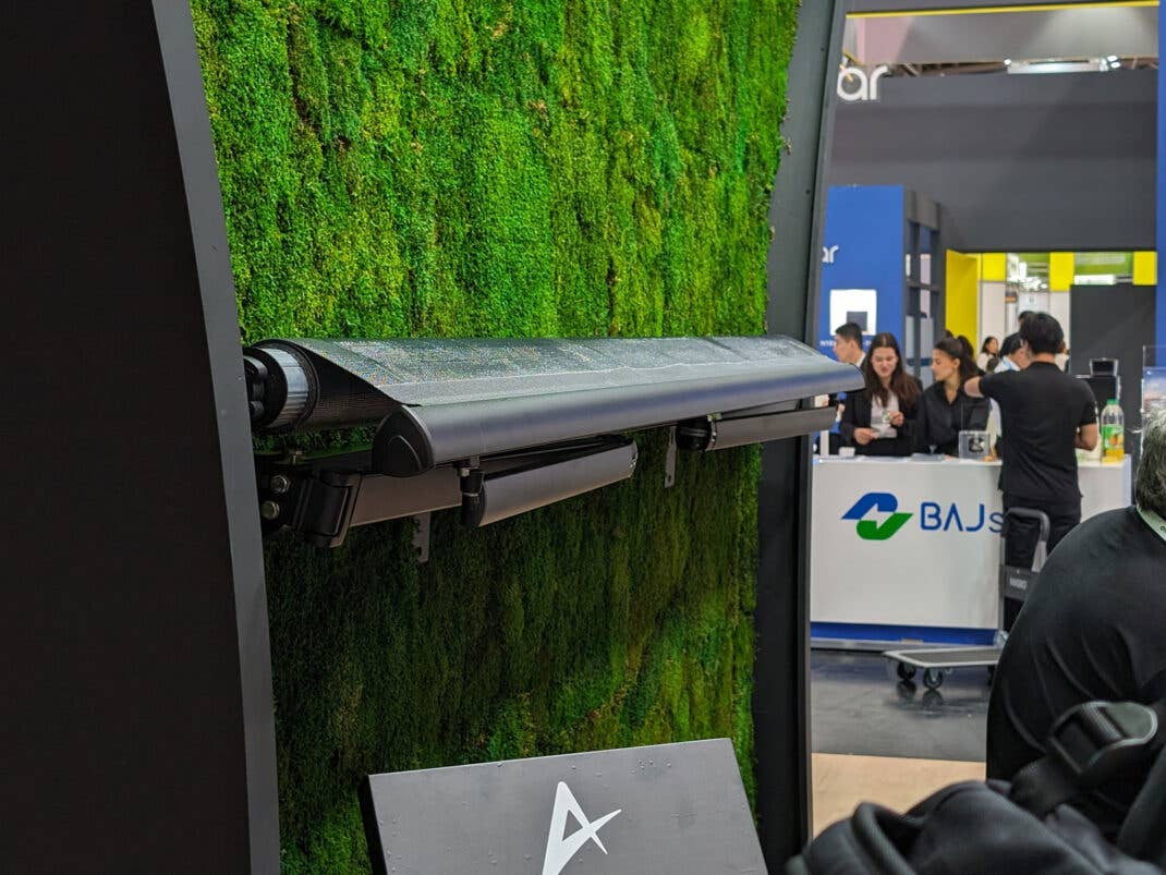 Rollbare Markise aus Solarpanels