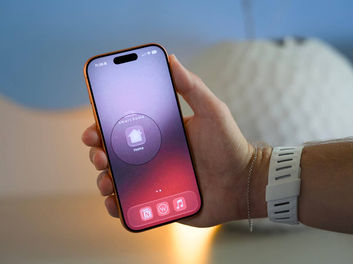 Apple-Home-Funktionen aus der iOS 27 Beta Ein Startbildschirm eines iPhone 17 Pro