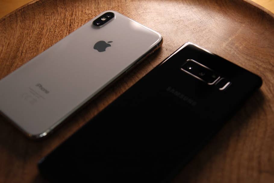 Apple iPhone X vs. Samsung Galaxy Note 8