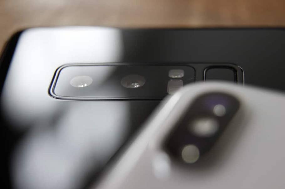 Apple iPhone X vs. Samsung Galaxy Note 8
