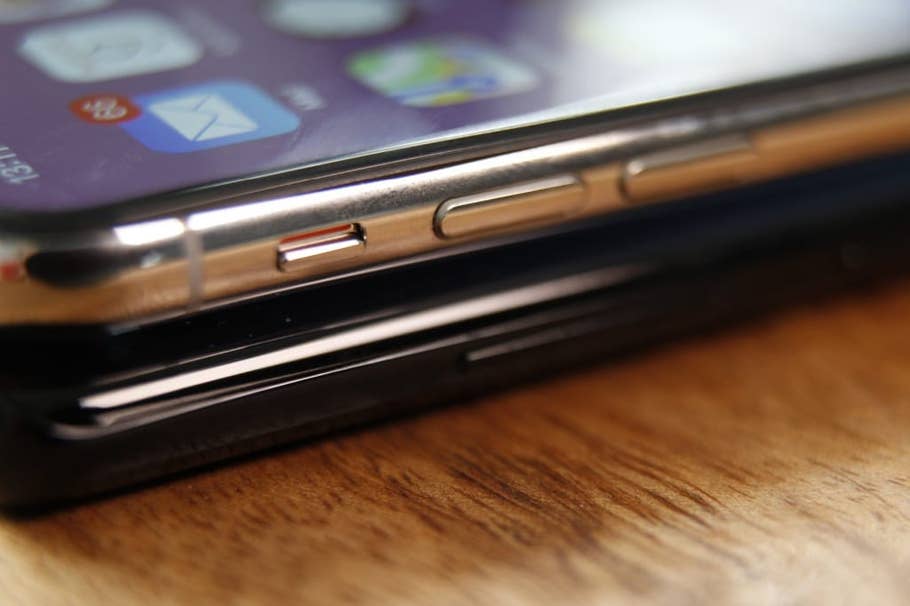 Apple iPhone X vs. Samsung Galaxy Note 8