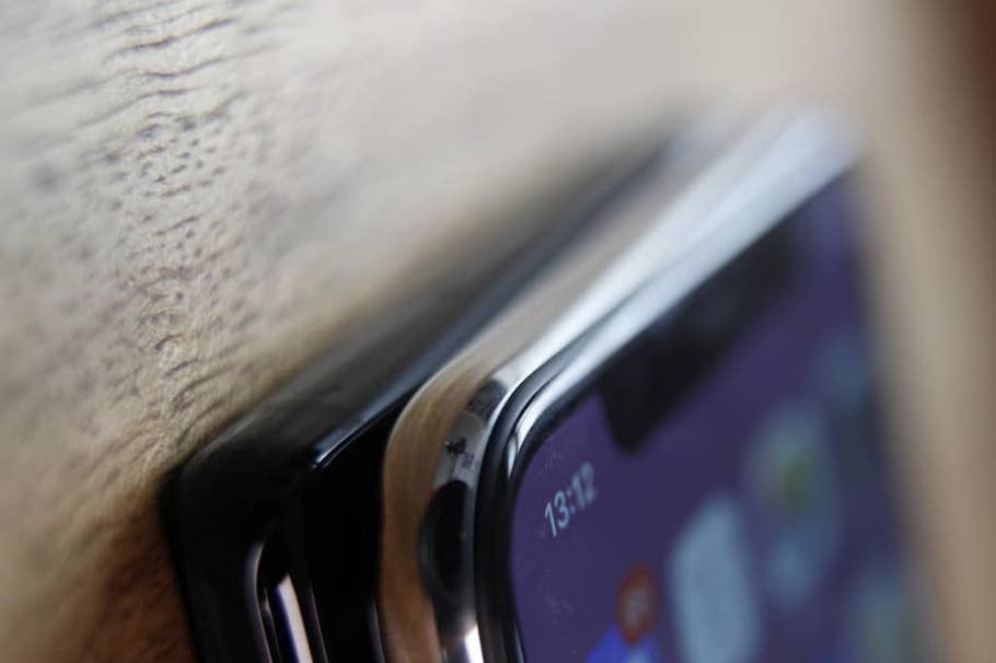 Apple iPhone X vs. Samsung Galaxy Note 8