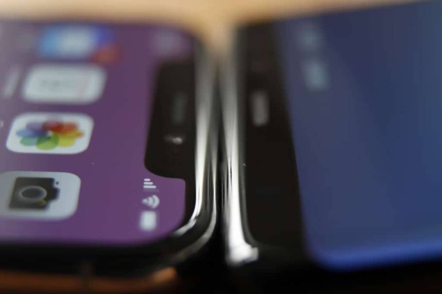 Apple iPhone X vs. Samsung Galaxy Note 8