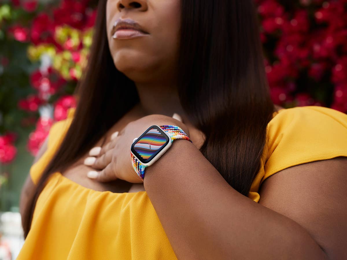 Apple Watch mit Pride-Edition-Armband