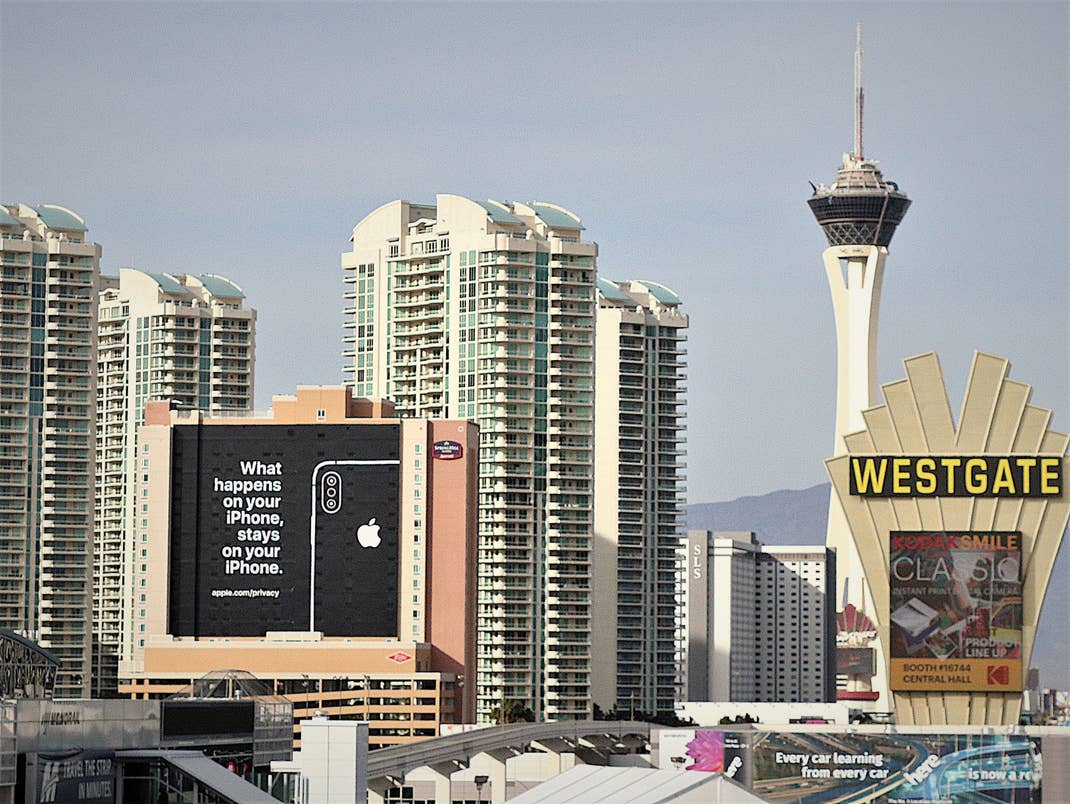 Apple-Werbung in Las Vegas: "What happens on your iPhone, stays on your iPhone."
