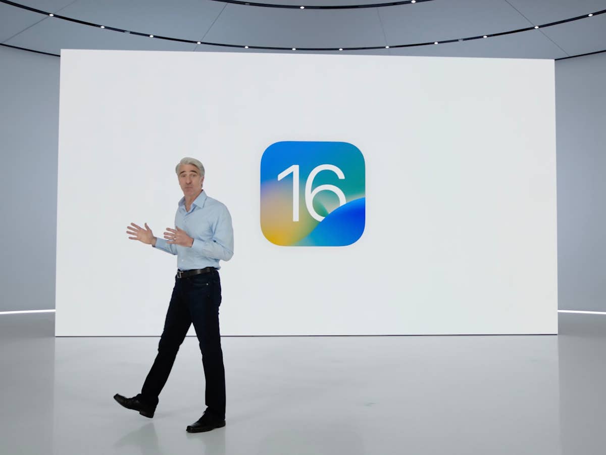 Apples Craig Federighi präsentiert iOS 16
