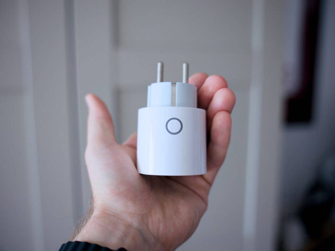 Die Aqara Power Plug H2 EU ist eine kompakte Steckdose