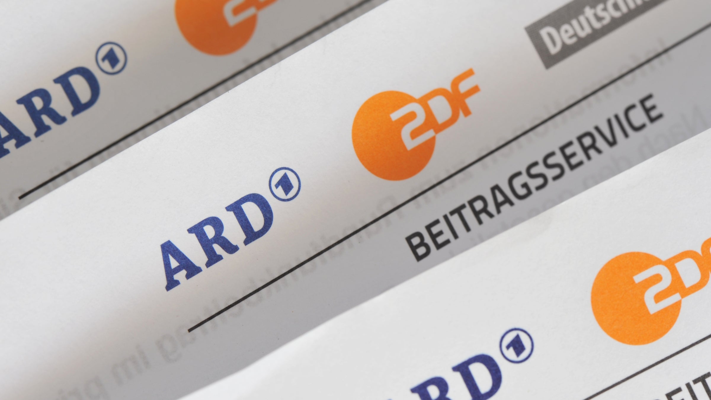 ARD, ZDF und die Millionen der Bosse: Was läuft da schief? ARD, ZDF und die Millionen der Bosse: Was läuft da schief?