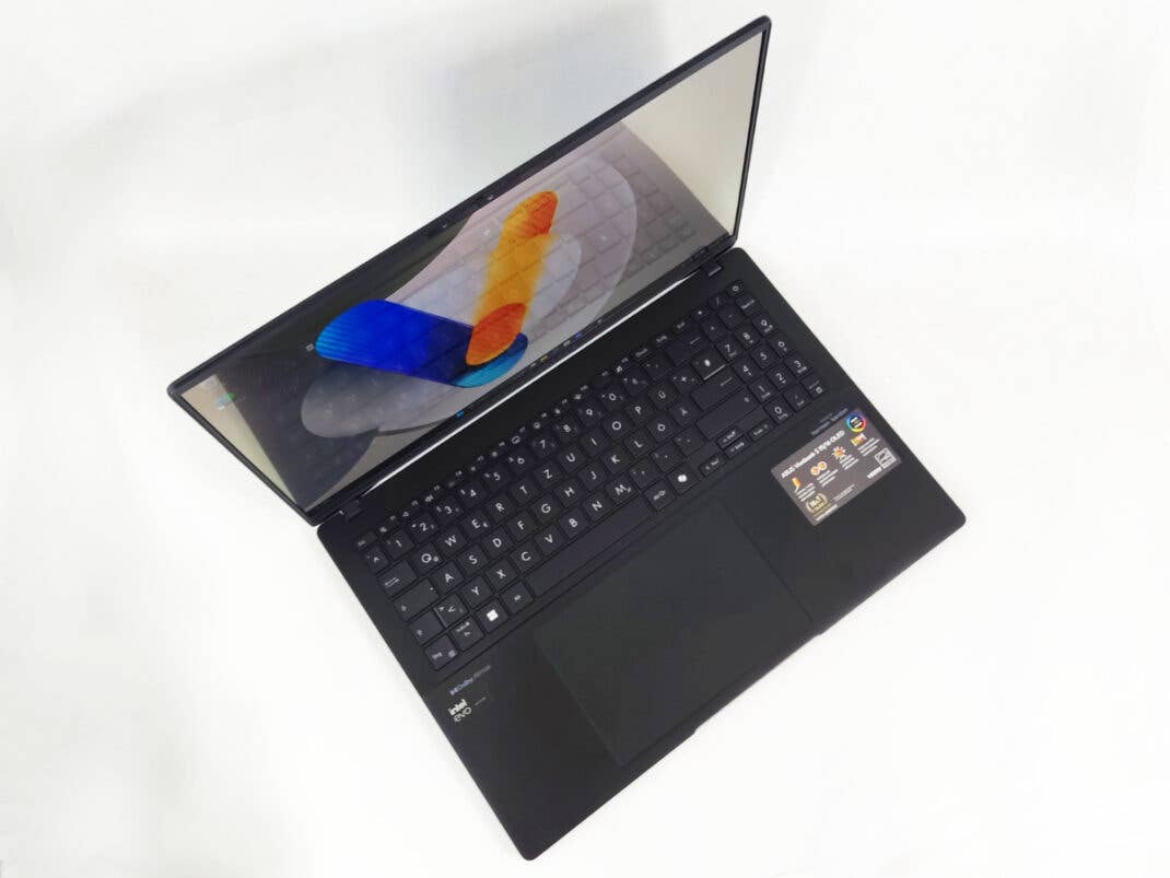 ASUS Vivobook S 16