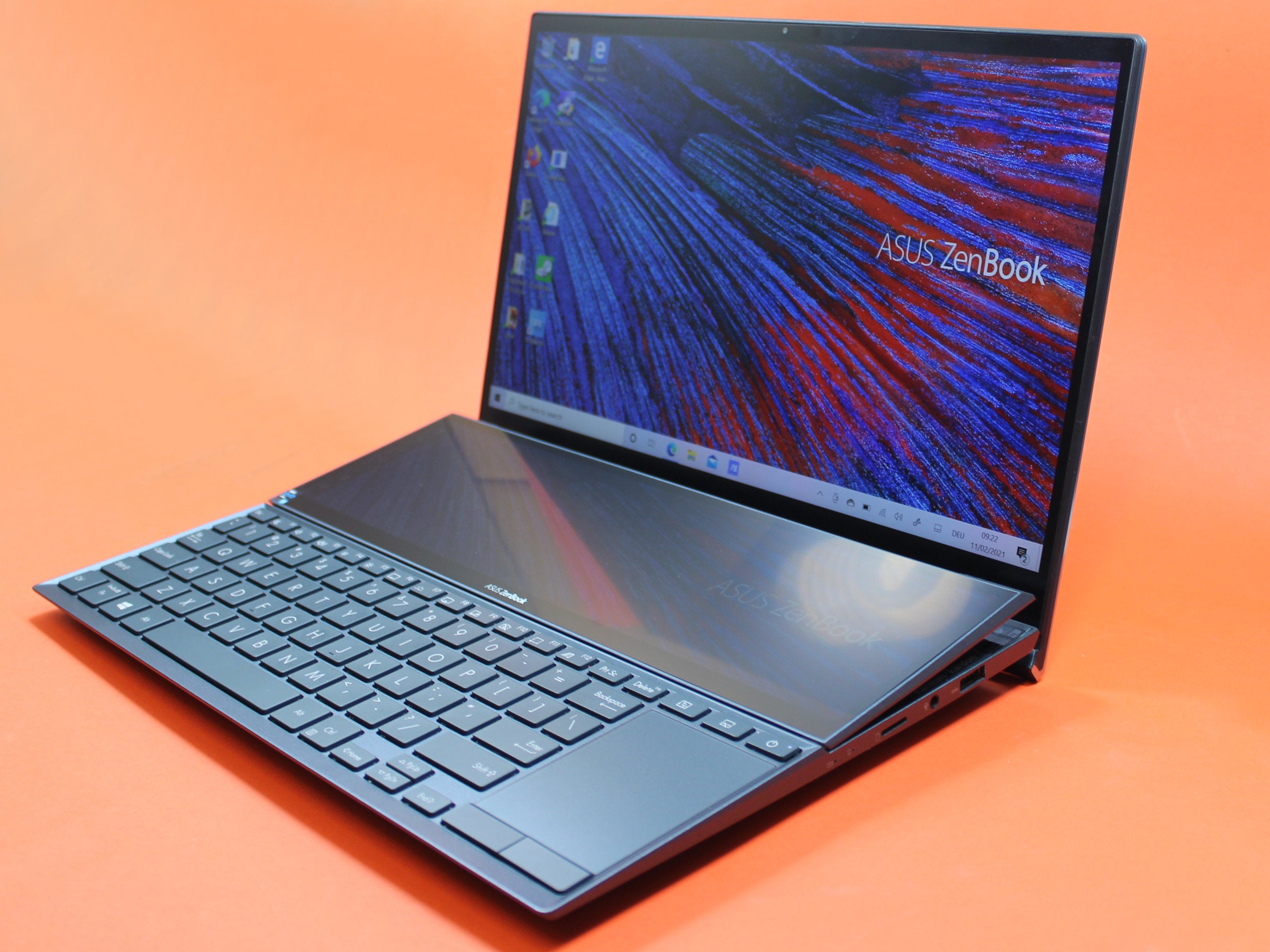 Asus Zenbook Duo UX482: Ultrabook mit zwei Displays im Test