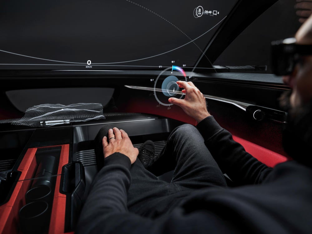 AR-Bedienung im Audi Activesphere Concept.