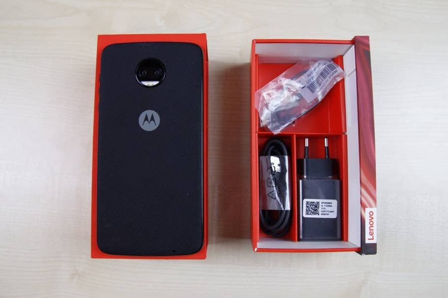 Ausgepackt: Das Moto Z2 Force von Motorola