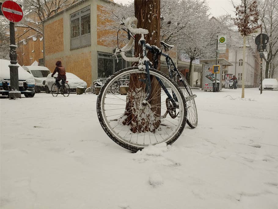 Fahrrad im Schnee