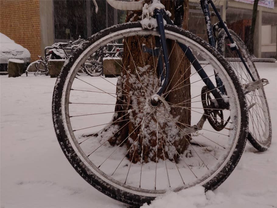 Fahrrad im Schnee