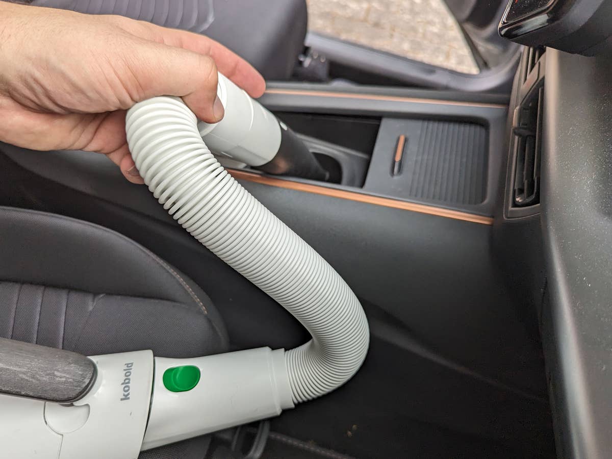 Auto saugen mit Kobold Düsen und Zubehör. Auto saugen mit Kobold Düsen und Zubehör.
