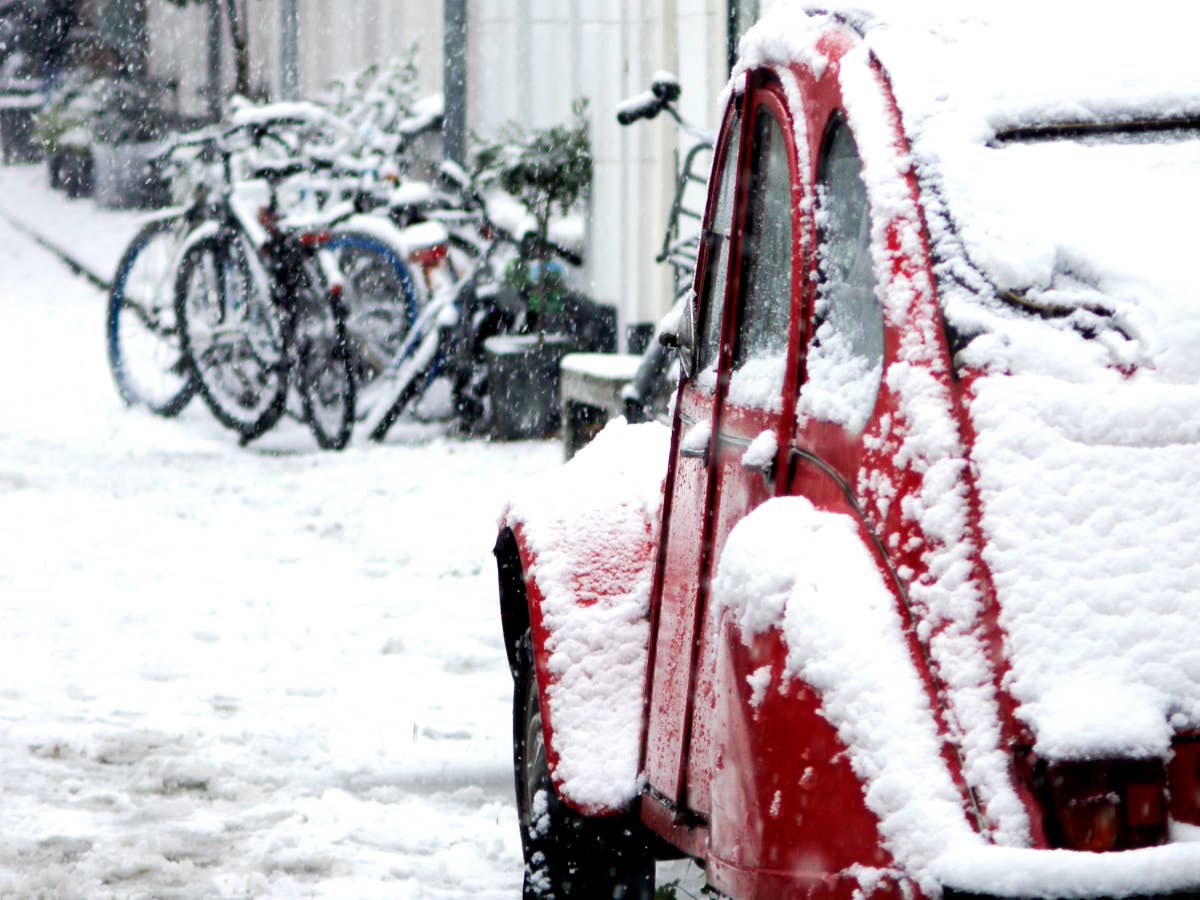 Nie wieder Scheiben freikratzen und im Auto frieren: Das beste Zubehör für den Winter