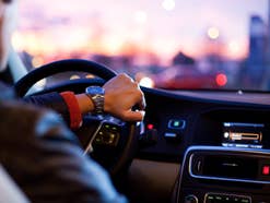 Autofahren Mann im Auto