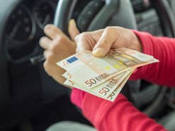Autoheizung, Bußgeld, Geld, Euro, Auto, Fahrer