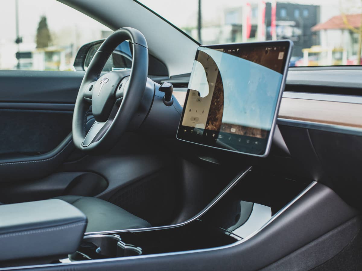 autopilot-tesla Innenraum-Bild von einem Tesla.