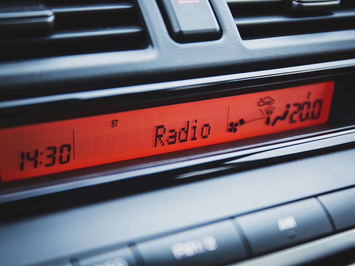 Ein Autoradio-Display