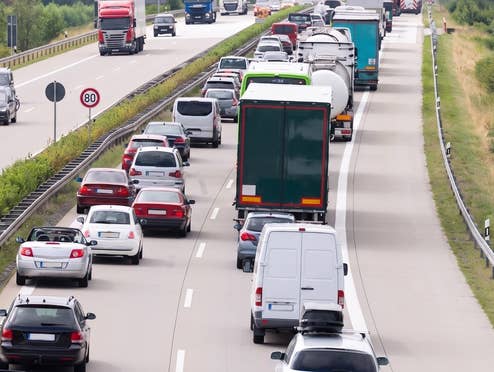 Autos auf einer Autobahn
