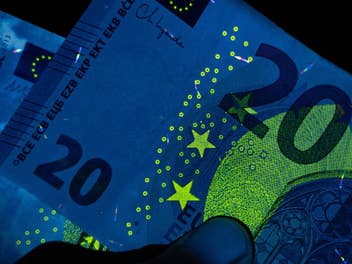 Bargeld anonym? Wie wir überwacht und verfolgt werden