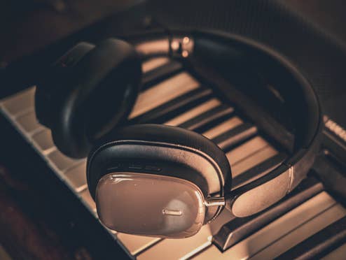 Billig-Kopfhörer im Test: 3D Spatial Audio und Hi-Res-Sound für 30 Euro?