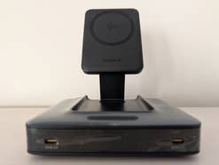 Ladestation von Baseus in der Frontansicht