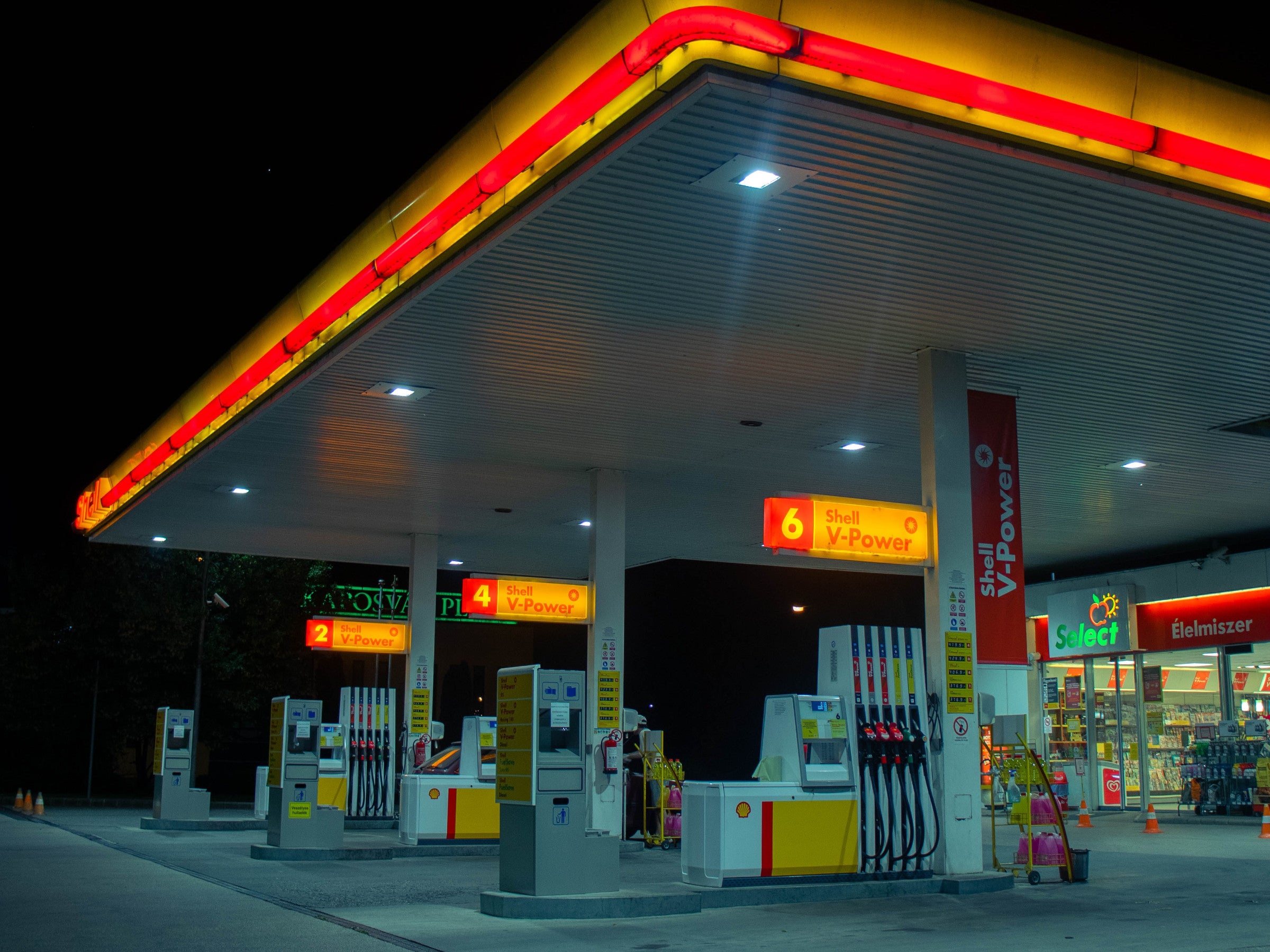 #Benzin-Experte prophezeit: Horror-Preise und Tankstellen ohne Sprit werden Realität