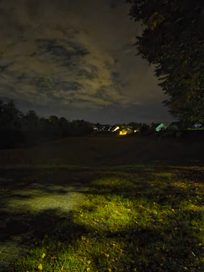 Bild mit Nachtmodus auf der Hauptkamera Bild mit Nachtmodus auf der Hauptkamera