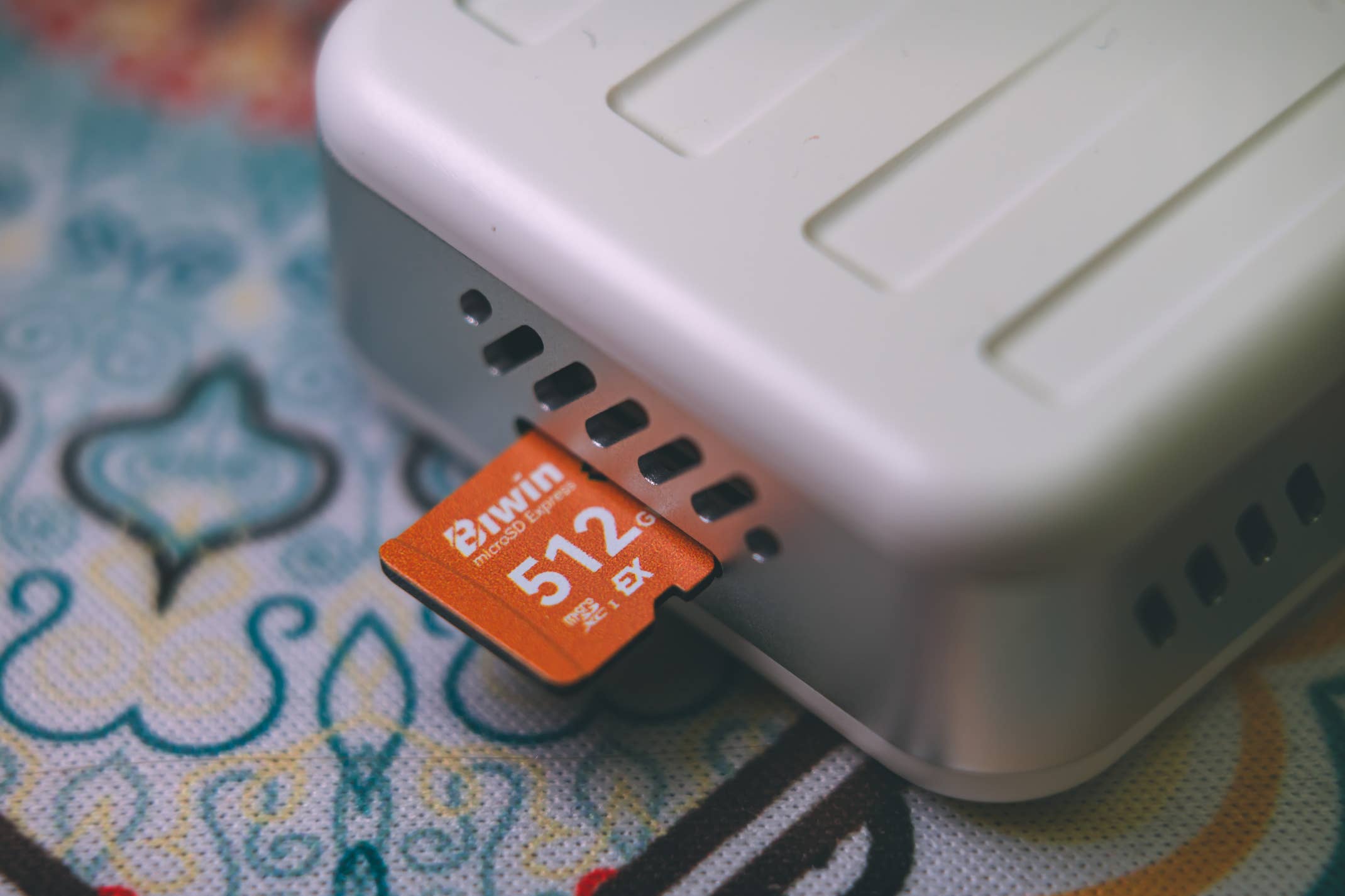 Biwin ME300 im Express Card Dearer Biwin RE310