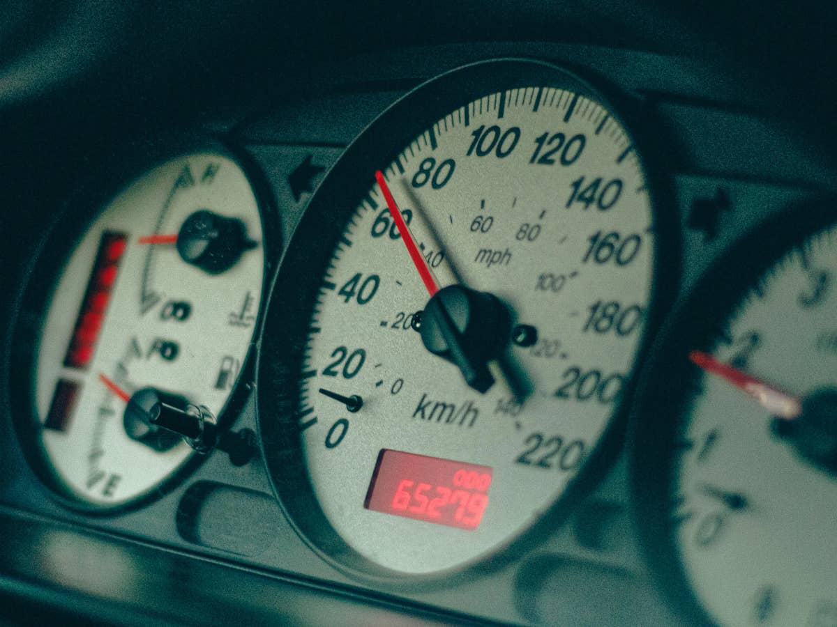 Blitzer überlisten: So fährst du zu schnell, ohne geblitzt zu werden Blitzer überlisten: So fährst du zu schnell, ohne geblitzt zu werden