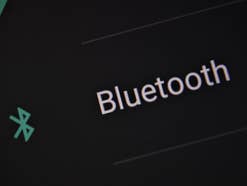 Bluetooth-Icon auf dem Handy-Display