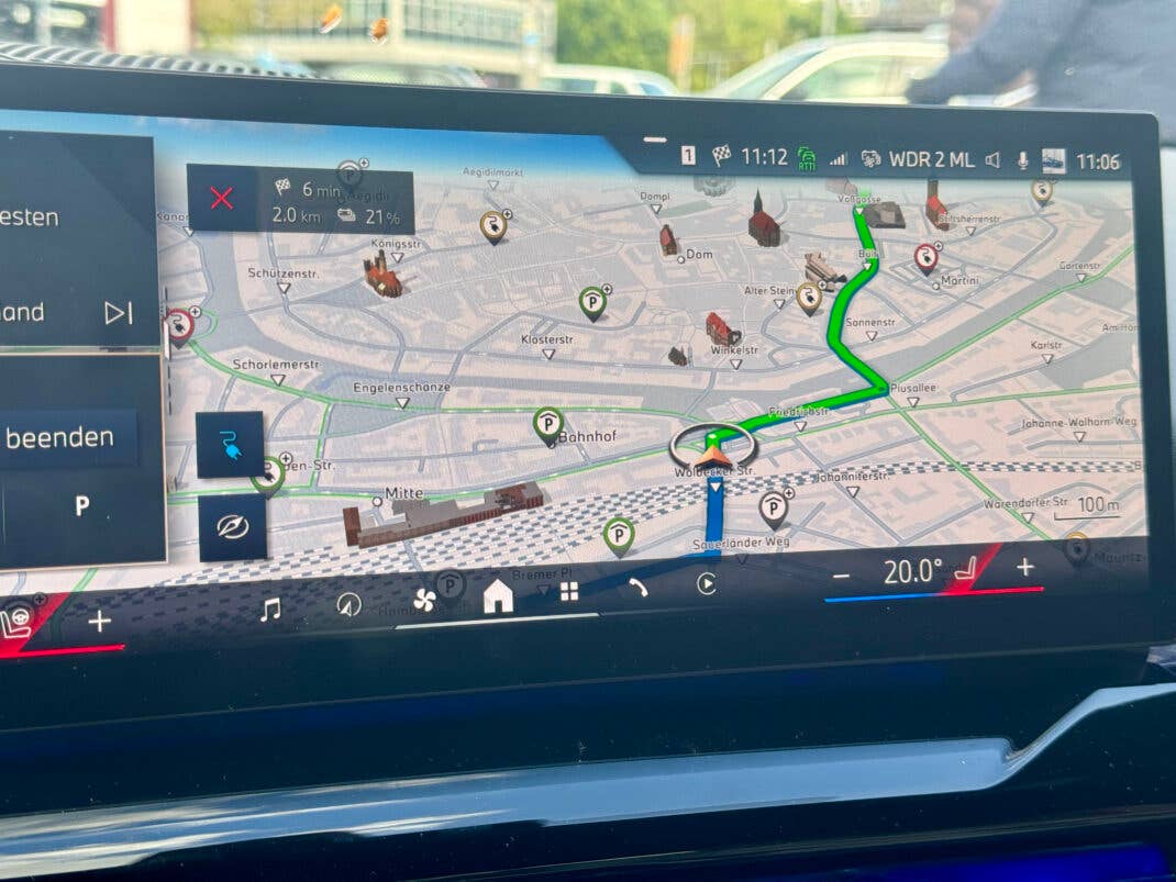 Navigationssystem im BMW i5.