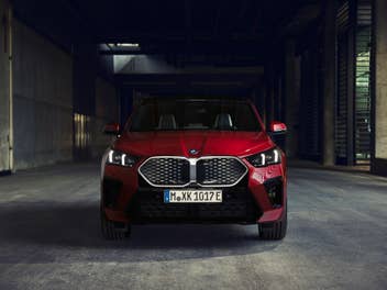 Front des BMW iX2 (2024).