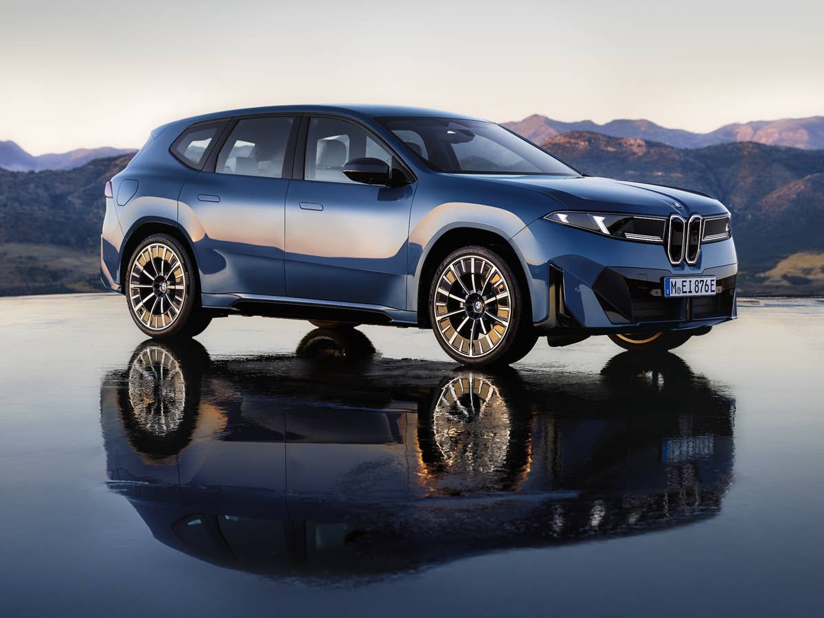 BMW iX3 in der Seitenansicht. BMW iX3 in der Seitenansicht.