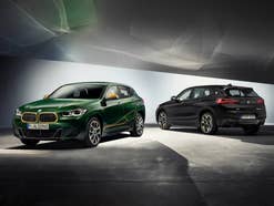 BMX X2 als exklusives Sondermodell: Goldig! BMW X2 Edition GoldPlay in Grün und Schwarz nebeneinander.
