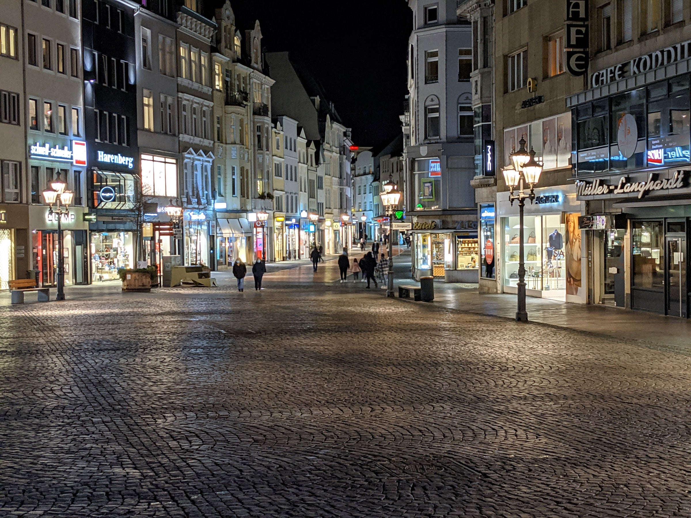 Bild der Bonner Innenstadt -fotografiert mit dem Nachtmodus des Google Pixel 5