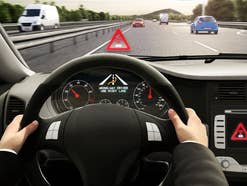 Bosch und Antenne Bayern warnen per App vor Falschfahrern. Bosch und Antenne Bayern warnen per App vor Falschfahrern.