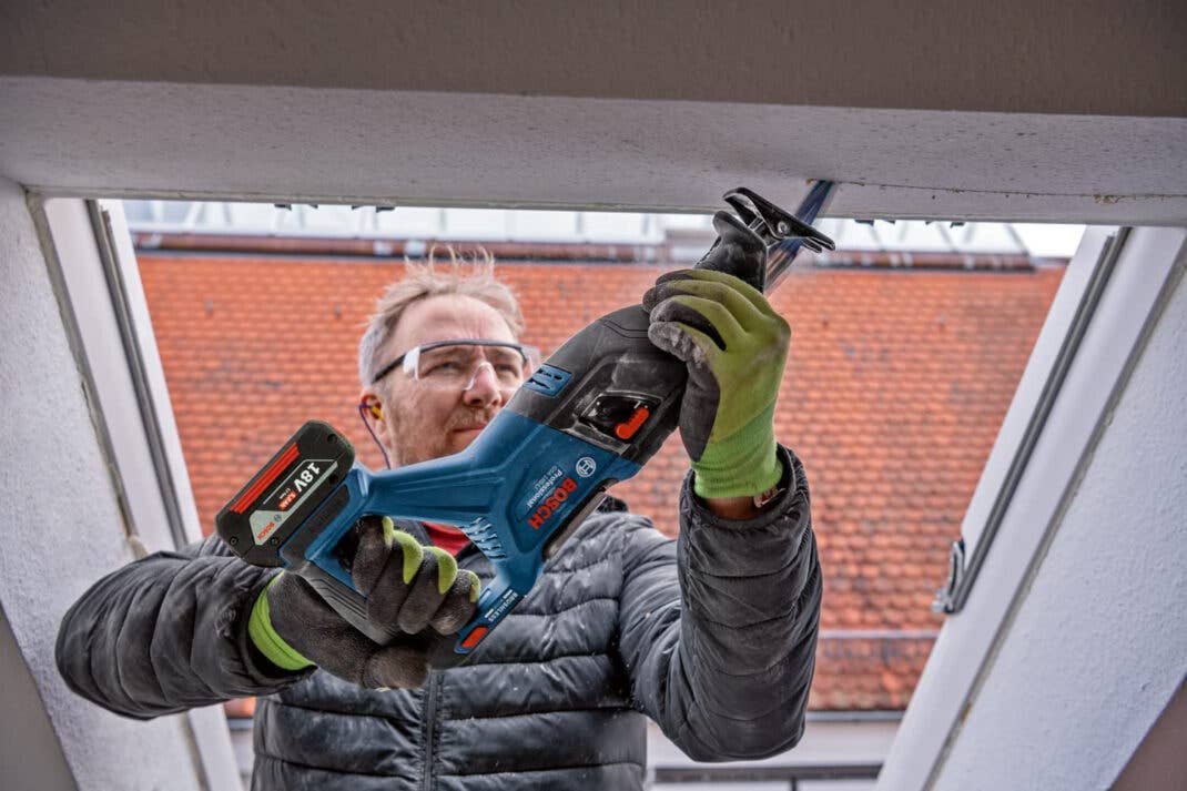 Bosch Professional BITURBO Akku-Säbelsäge GSA 18V-28